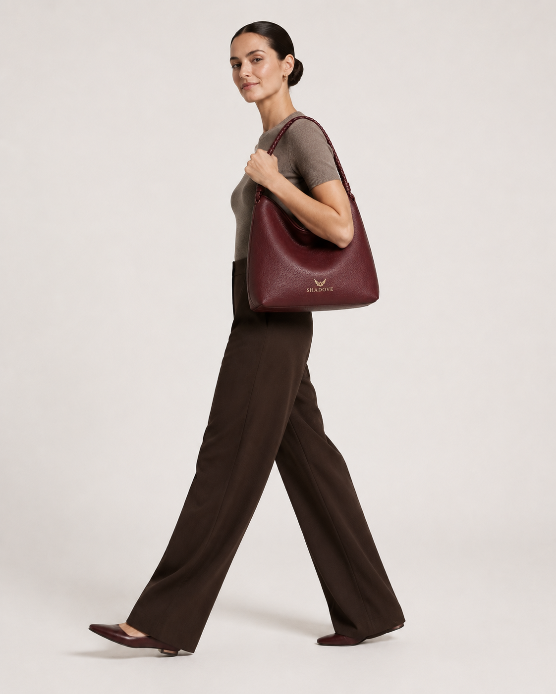Rouge Luxe Hobo - Image 5